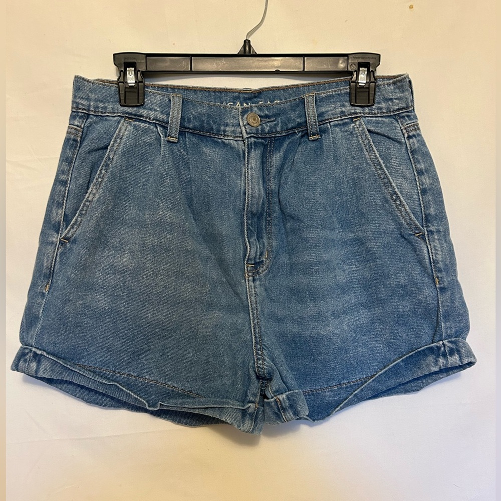 American Eagle Mom‎ Shorts Light Wash Size 8 5319